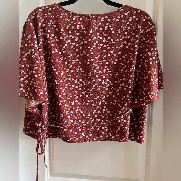 ☀️☀️Women’s cropped blouses☀️☀️ - Picture 7 of 7